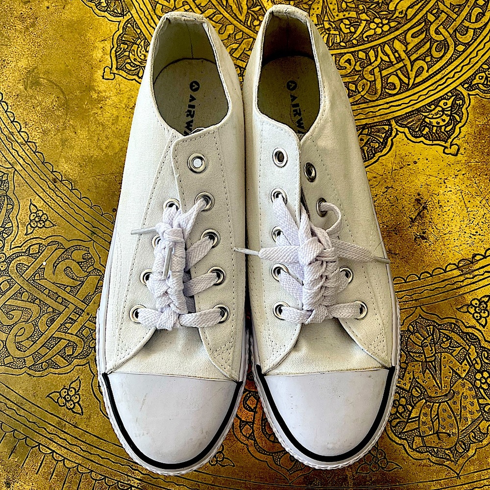 AIRWALK LOW TOPS